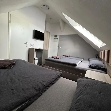 Linda Ξενοδοχείο *