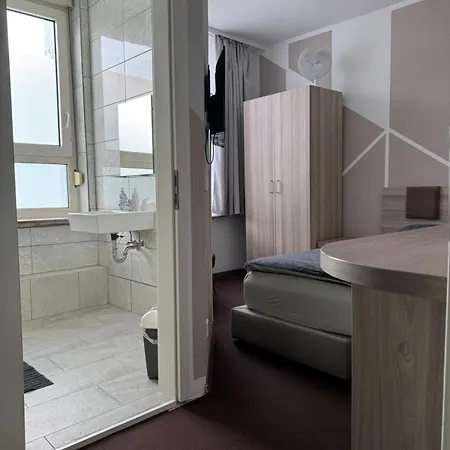 Ξενοδοχείο Linda *